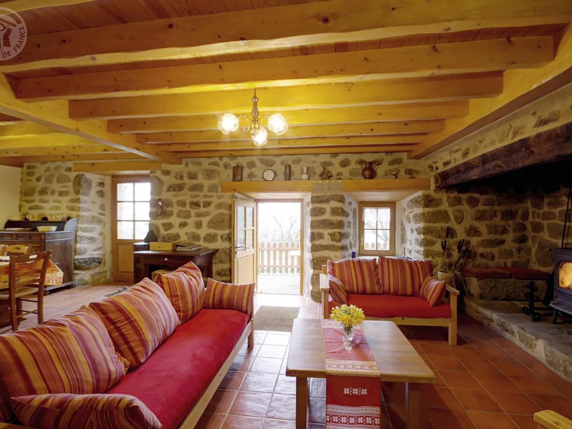 Charmant Gite Avec Terrasse, Cheminee Et Jardin, A Proximite Des Bois, Animaux Acceptes - Fr-1-496-205 Saint-Jean-Soleymieux 외부 사진